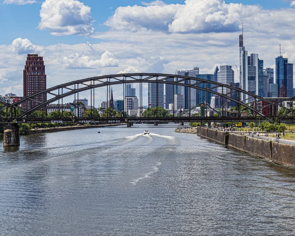 frankbender-frankfurt-am-main-germany-5396482_1920